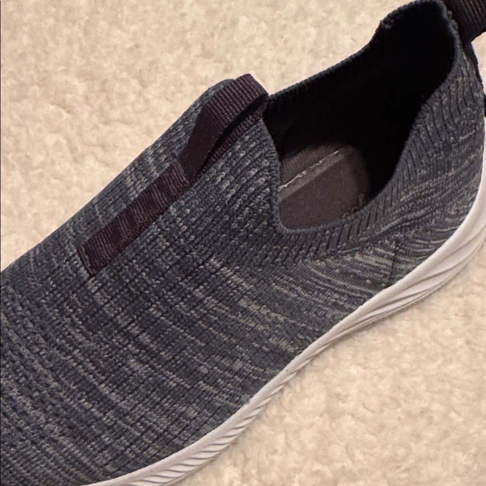 Tommy Bahama marled gray stretch knit top memory foam slip on sneakers. Size 7. - Picture 6 of 6